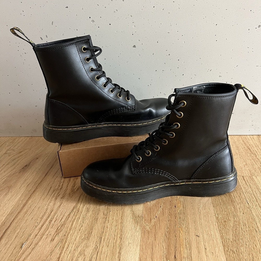 Dr. Martens Black Leather‎ Combat Boots Lace Up Ankle Round Toe Womens 8 Mens 7